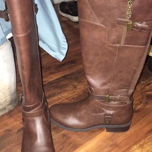 Size 8 guess boots